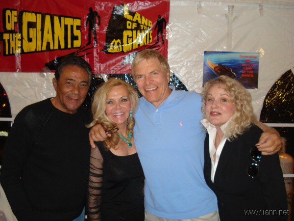 Land of the Giants cast at Chiller Theatre
