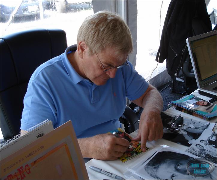 Gary Signs Land of the Giants Movie Viewer