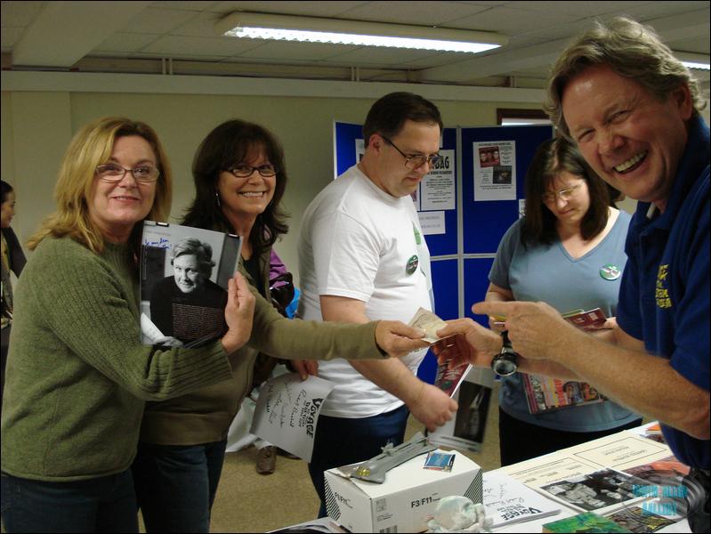 Heather Menzies buys Allan Hunt's Autograph