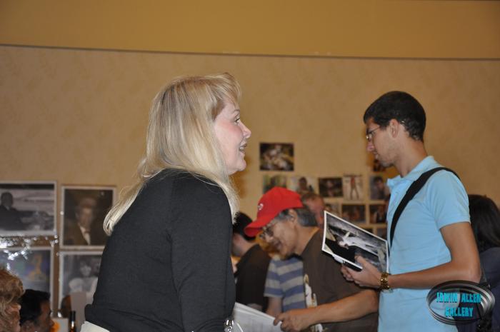 Heather Chatting with a Fan