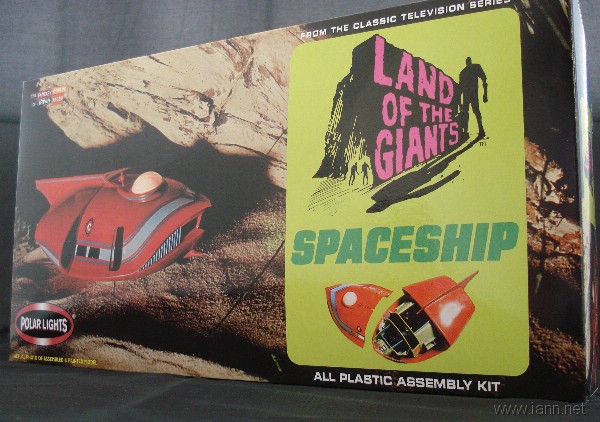 Polar Lights Spindrift Model Kit