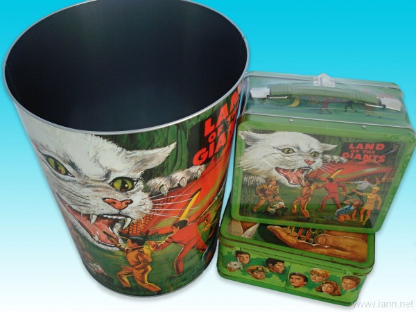 Tin10 Land of the Giants waste basket with the original and reproduction lunch boxes