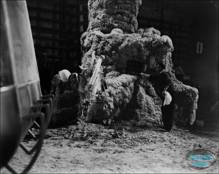 Lost in Space chariot set photo