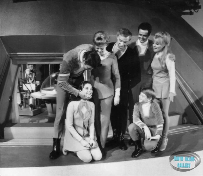 Third Season Cast Photo on Jupiter 2 Set