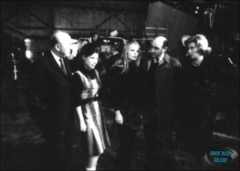 Marta Kristen with visitors