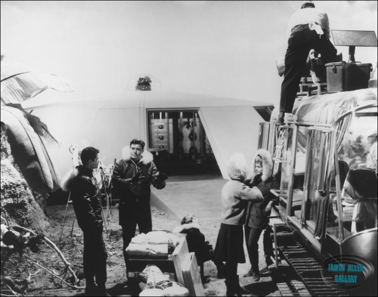 Crew preparing Chariot outside Jupiter 2