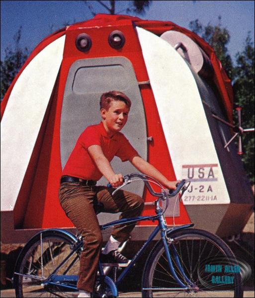 Full Scale Space Pod