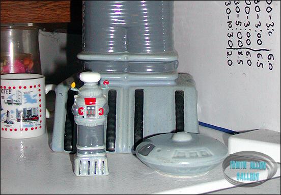 Lost In Space Salt and Pepper Shakers