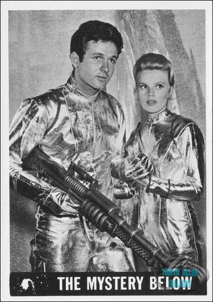 Lost in Space Topps #9