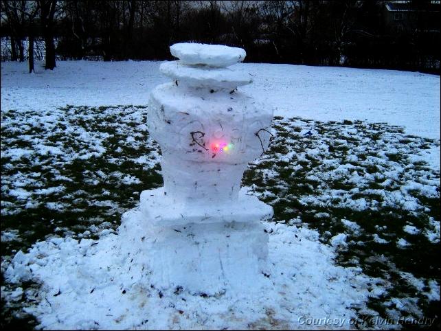 Snow Robot by Kelvin Hendry
