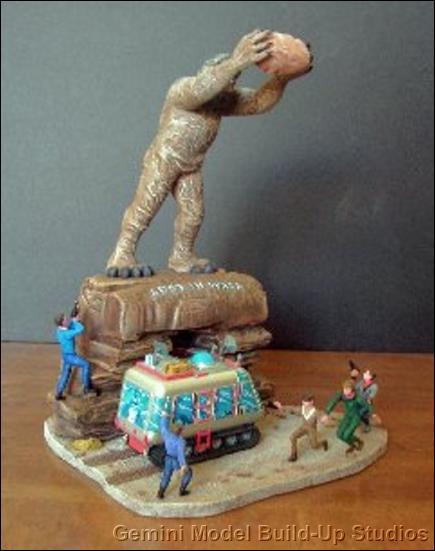 Polar Lights Lost in Space Cyclops and Chariot