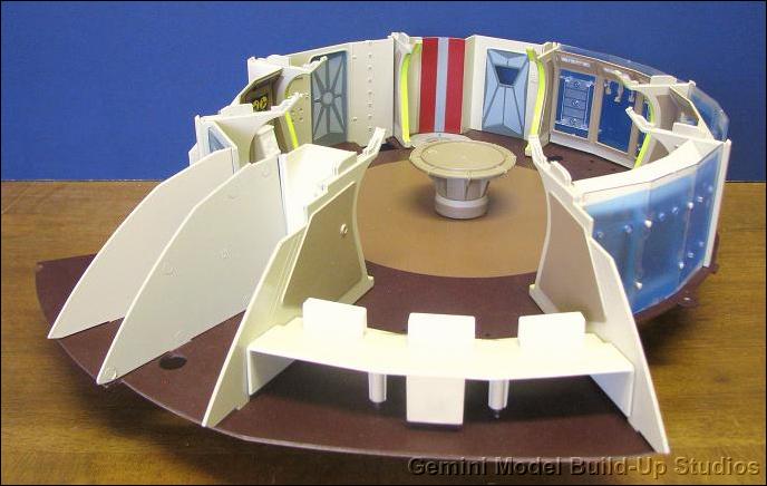 Moebius Models Jupiter 2 Interior