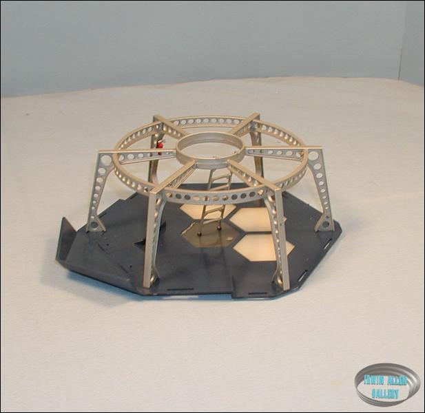 Moebius Models Flying Sub Model Kit
