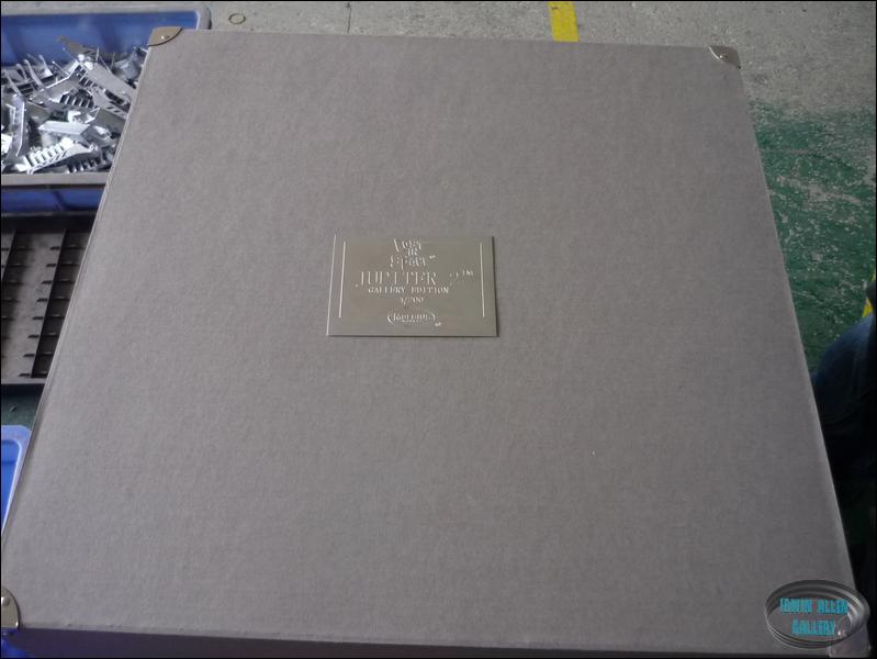 Prefinished Metal Jupiter 2 Presentation Box