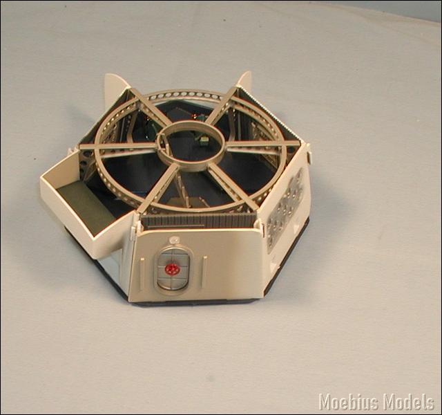 Moebius Models Flying Sub Model Kit