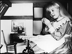 Natalie Gregory as Alice