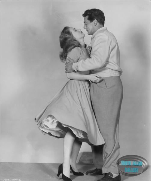 Piper Laurie and Victor Mature