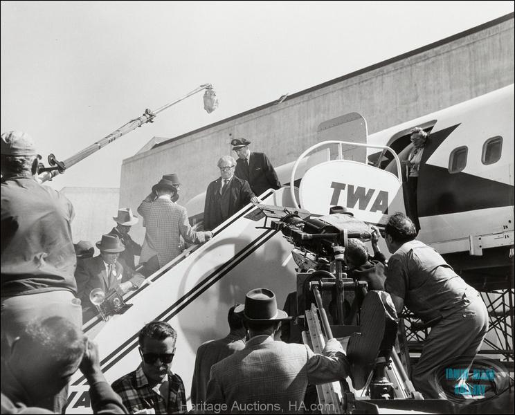 Irwin Allen filming TWA aeroplane