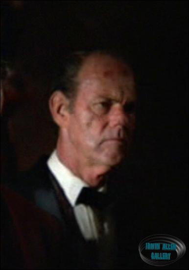 Tom Steele - Passenger helping catch Susan