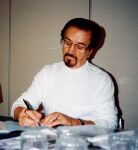 Paul Zastupnevich signing autographs
