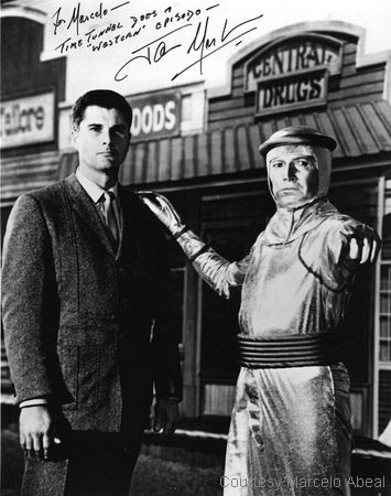 Jan Merlin (right) with Robert Colbert in the Time Tunnel episode Visitors From Beyond The Stars