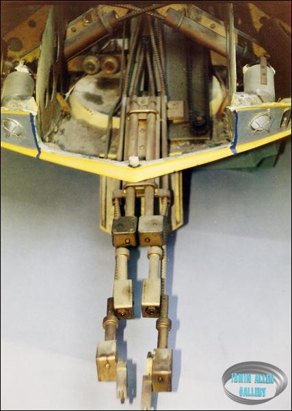 Flying Sub manipulator arms