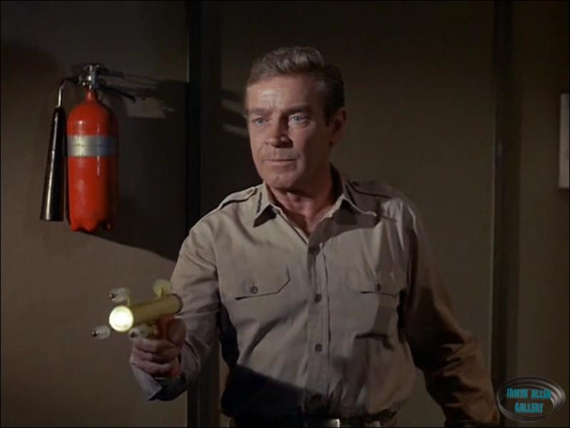 Hero Laser Pistol in 4th Season